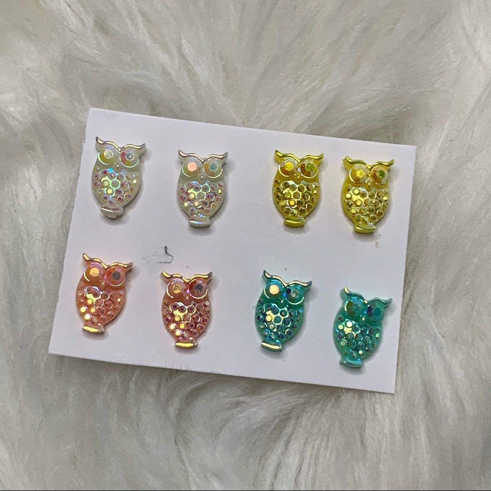 4 Iridescent Owl Plastic Stud Earrings Cute - Picture 3 of 8